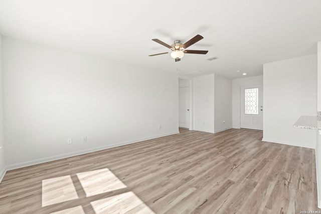 16189 Farmer, Lytle, TX 78052