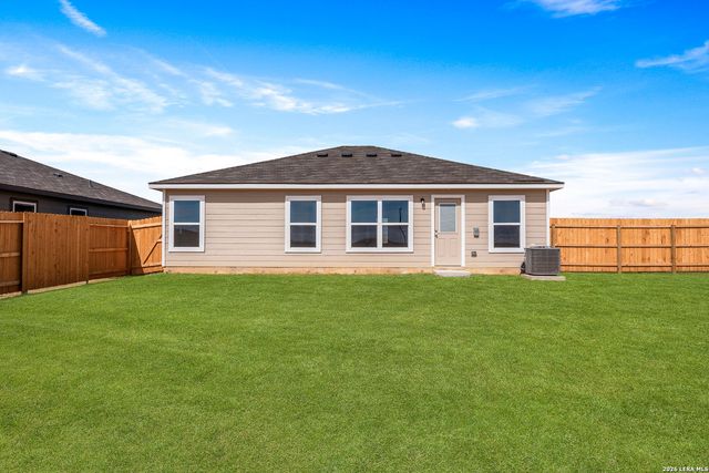 16189 Farmer, Lytle, TX 78052