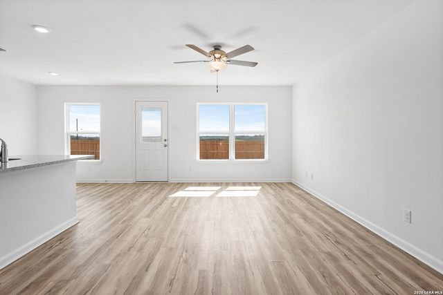 16189 Farmer, Lytle, TX 78052