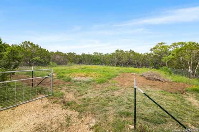 320 County Road 2722, Mico, TX 78056