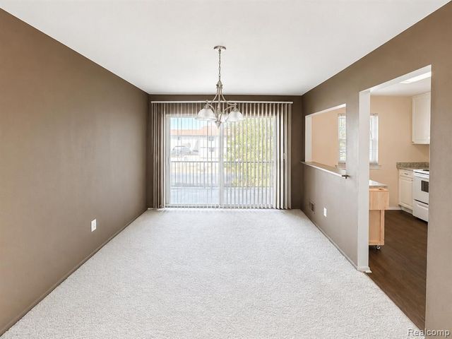 27654 E Echo Valley 231, Farmington Hills, MI 48334
