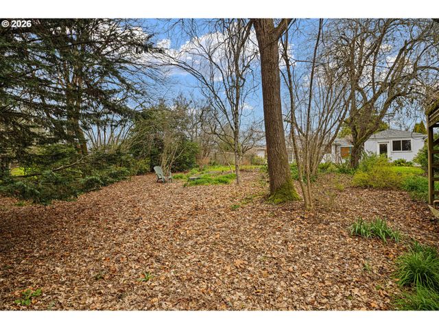 940 E 23RD Ave, Eugene, OR 97405