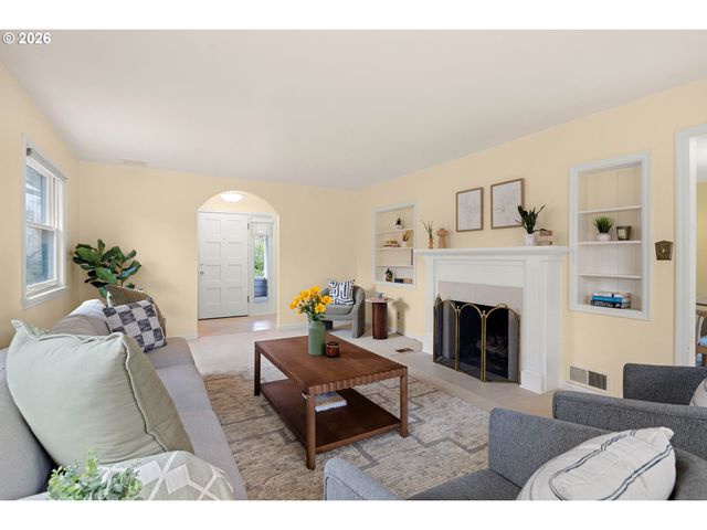 940 E 23RD Ave, Eugene, OR 97405