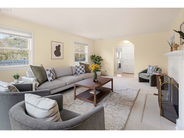 940 E 23RD Ave, Eugene, OR 97405