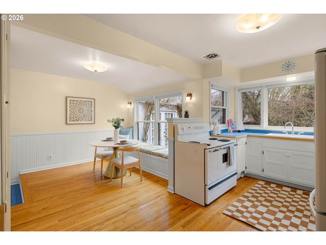 940 E 23RD Ave, Eugene, OR 97405