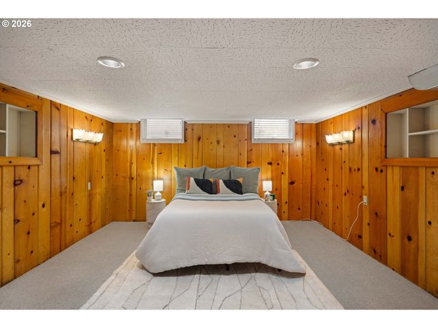 940 E 23RD Ave, Eugene, OR 97405