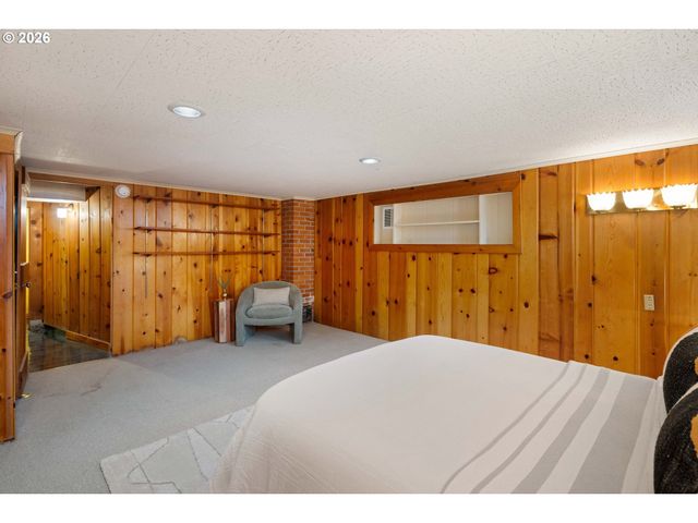 940 E 23RD Ave, Eugene, OR 97405