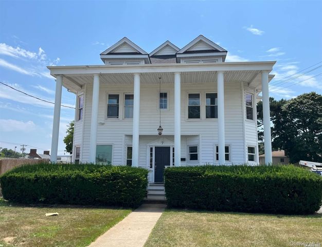 7 Pulaski Road 4, East Northport, NY 11731