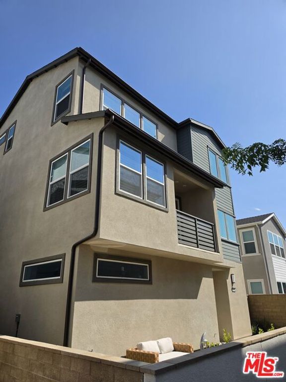 426 Lobata, Irvine, CA 92618