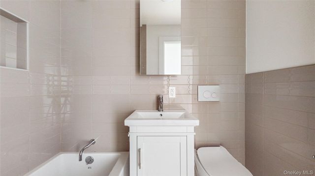 14809 Northern Boulevard 5J, Flushing, NY 11354