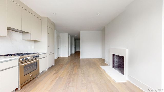 14809 Northern Boulevard 5J, Flushing, NY 11354