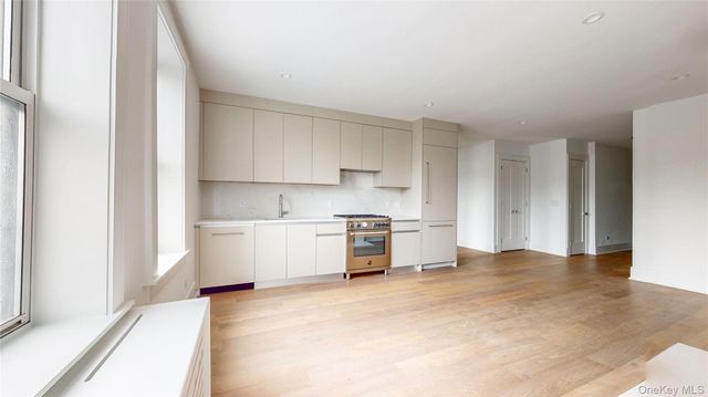 14809 Northern Boulevard 5J, Flushing, NY 11354