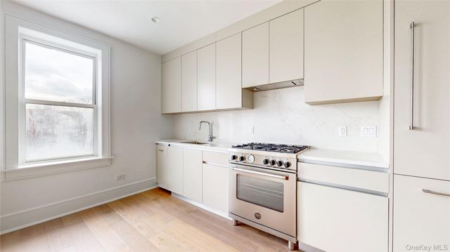 14809 Northern Boulevard 5J, Flushing, NY 11354
