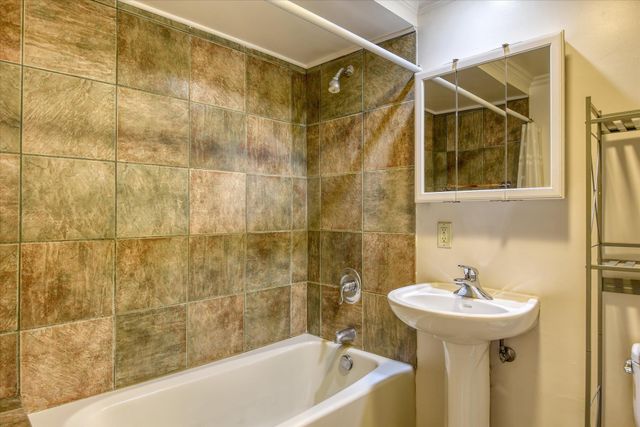 2425 W Pacific Ave, Spokane, WA 99201