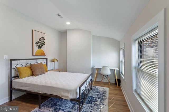 1507 W THOMPSON ST, Philadelphia, PA 19121