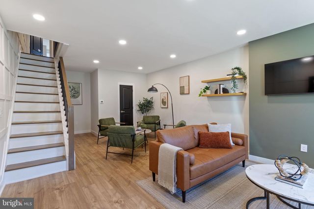 1507 W THOMPSON ST, Philadelphia, PA 19121