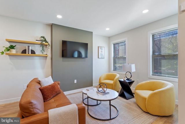 1507 W THOMPSON ST, Philadelphia, PA 19121