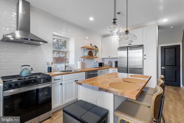 1507 W THOMPSON ST, Philadelphia, PA 19121