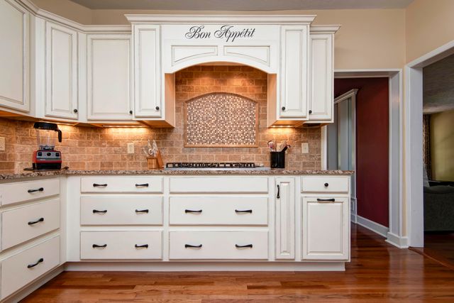 3060 W Ellison Drive, Springfield, MO 65810