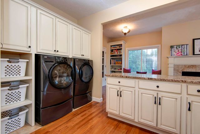 3060 W Ellison Drive, Springfield, MO 65810