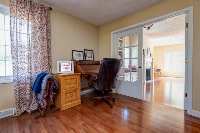 3060 W Ellison Drive, Springfield, MO 65810