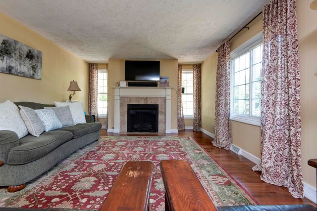 3060 W Ellison Drive, Springfield, MO 65810