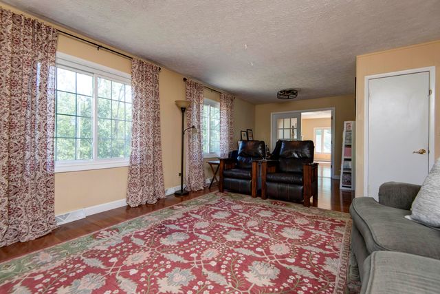 3060 W Ellison Drive, Springfield, MO 65810