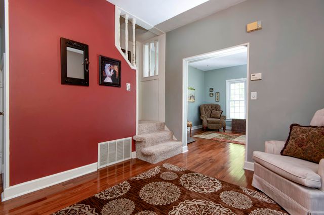 3060 W Ellison Drive, Springfield, MO 65810