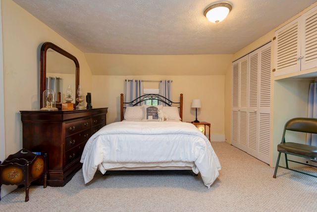 3060 W Ellison Drive, Springfield, MO 65810