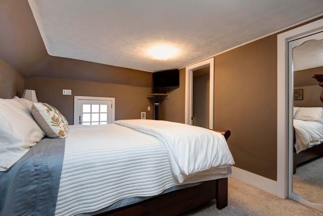 3060 W Ellison Drive, Springfield, MO 65810