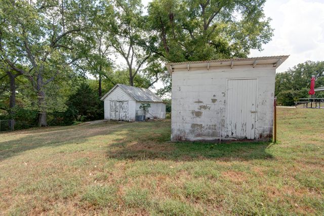 3060 W Ellison Drive, Springfield, MO 65810
