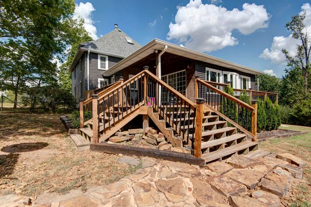 3060 W Ellison Drive, Springfield, MO 65810
