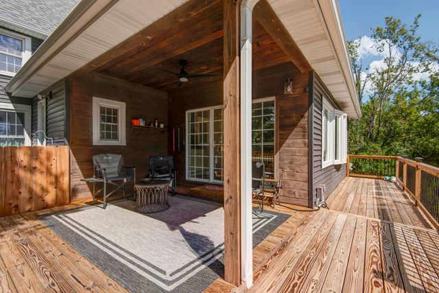 3060 W Ellison Drive, Springfield, MO 65810