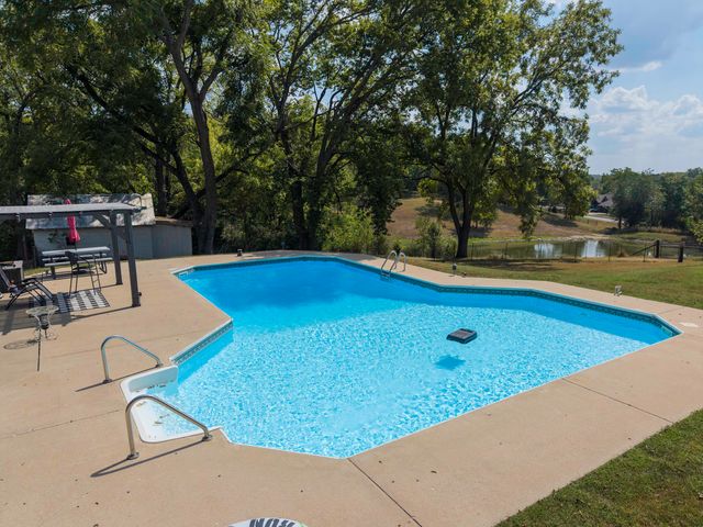 3060 W Ellison Drive, Springfield, MO 65810
