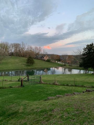 3060 W Ellison Drive, Springfield, MO 65810