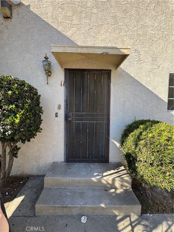921 Carob, Montebello, CA 90640