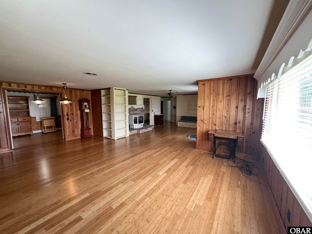 Image 9 of property listing at 5689 Old Ferry Dock Road, Manns Harbor, NC 27953