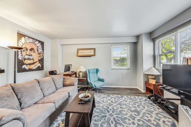 2909 N Sheridan Road 114, Chicago, IL 60657