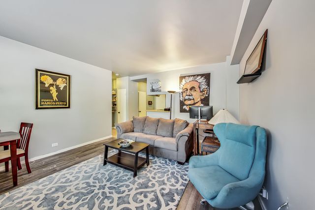 2909 N Sheridan Road 114, Chicago, IL 60657