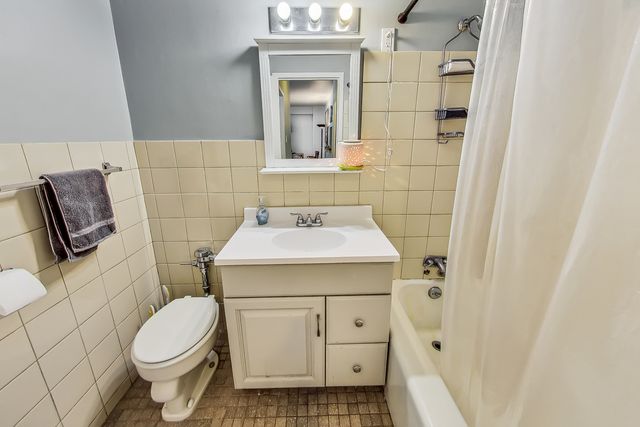 2909 N Sheridan Road 114, Chicago, IL 60657