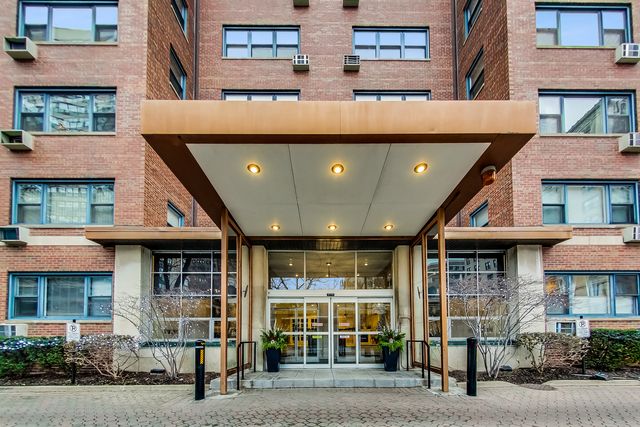 2909 N Sheridan Road 114, Chicago, IL 60657