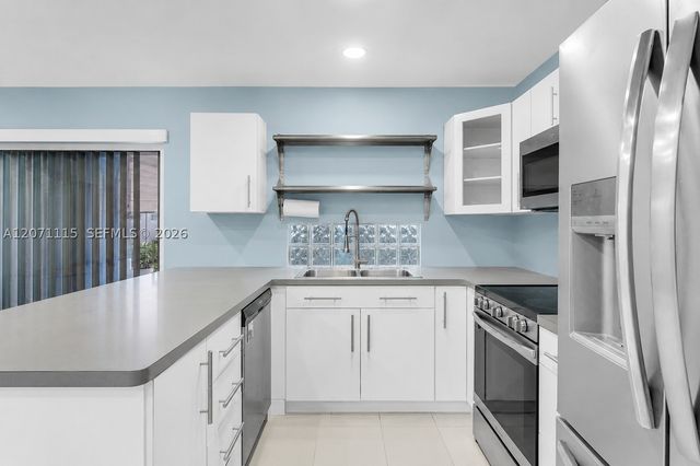 525 NW 100th Ct 525, Miami, FL 33172