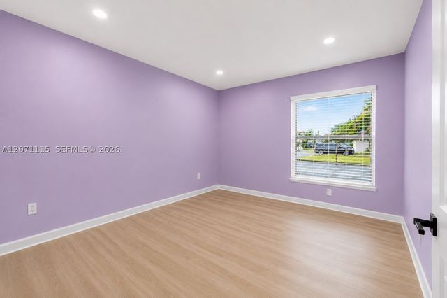 525 NW 100th Ct 525, Miami, FL 33172