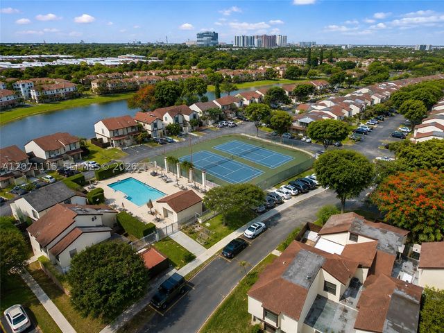 525 NW 100th Ct 525, Miami, FL 33172