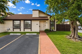 525 NW 100th Ct 525, Miami, FL 33172