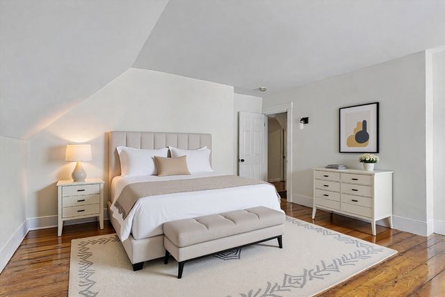 10 Barber St, Medway, MA 02053