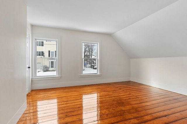 10 Barber St, Medway, MA 02053