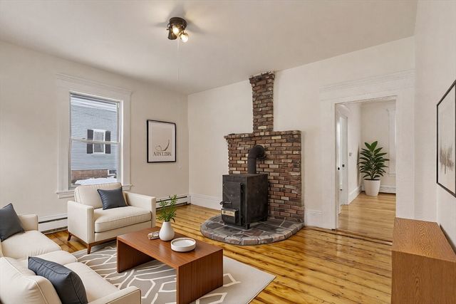 10 Barber St, Medway, MA 02053