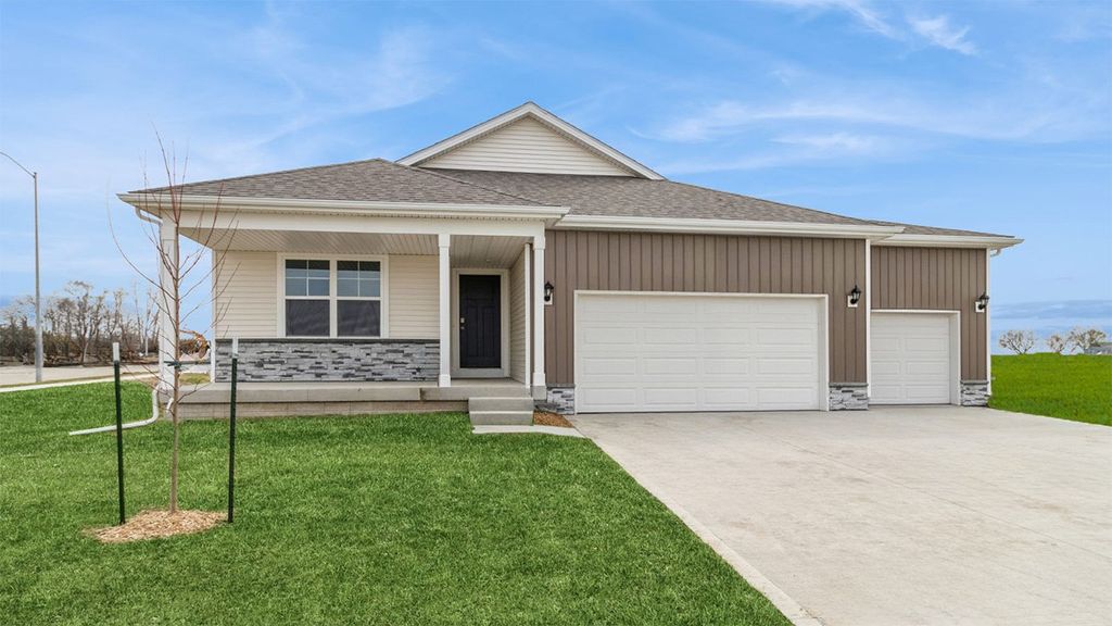 1030 34th Street SE, Altoona, IA 50009