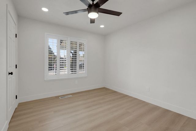 3420 Bridle Path Ln, Modesto, CA 95356